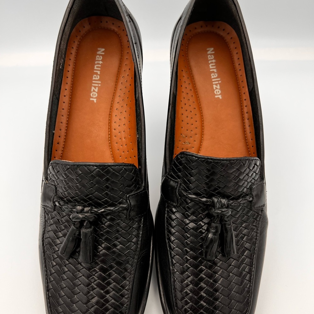 Naturalizer Women’s leather Woven Black Loafers